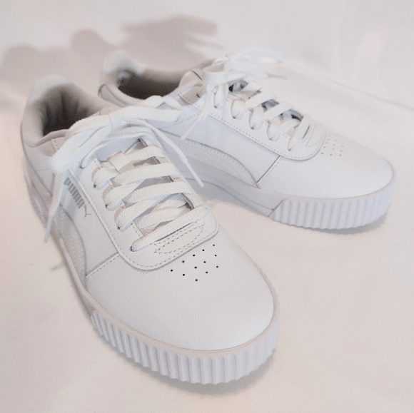 Puma Other - Puma Carina girl's white shoes sz.5